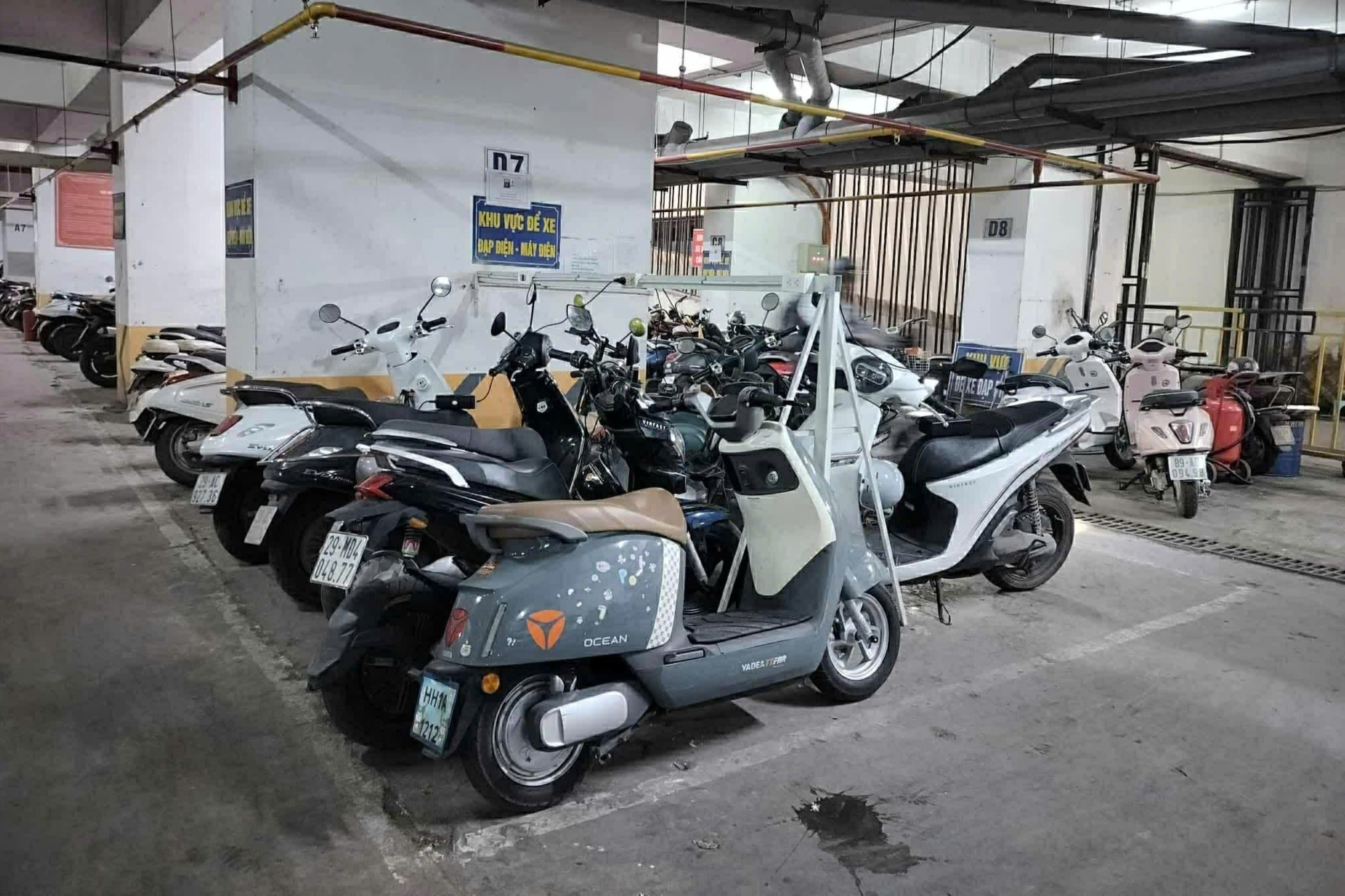 Diễn biến mới vụ chung cư HH Linh Đàm cấm cư dân gửi xe điện